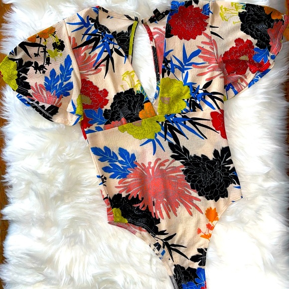 Sold_H&M Floral Print Blouses- Different Styles - Preloved. Like New - Picture 5 of 8